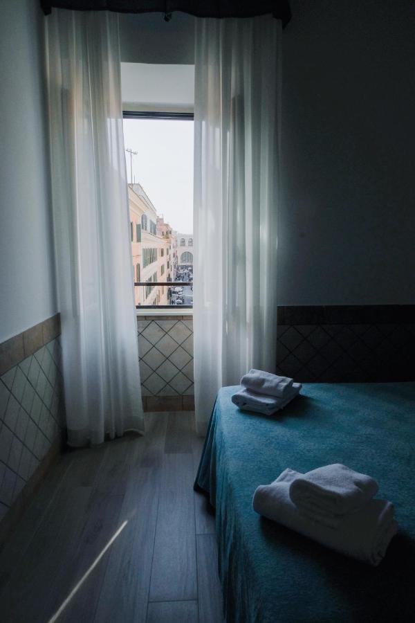 Square Inn Rome Bagian luar foto